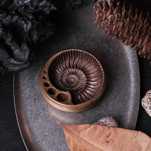 青銅製のアンモナイト型灰皿、収納用インテリア、ハンドプレイ用の趣味