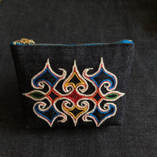 アイヌ刺繍ポーチ（受注生産） ポーチ kaerura 通販｜Creema(クリーマ 