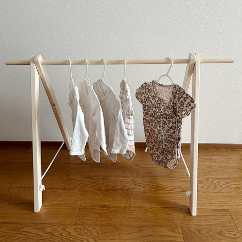 ベビー服用ハンガーラック 小さな木製ハンガーラック ベビー服 eijin's