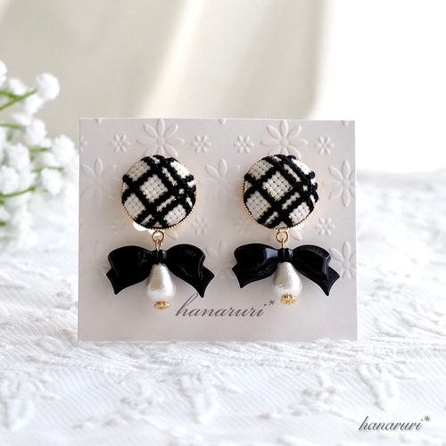 1点のみ　オルテガ　タッセル　リボン　ネイティブ　白　黒　ピアス　イヤリング 再47 春 オルテガ タッセル リボン ネイティブ 白 黒 ピアス