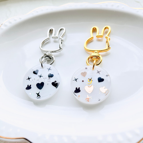 名入れ 文字入れ】うさぎキーホルダー＊レジン＊バッグチャーム＊目印