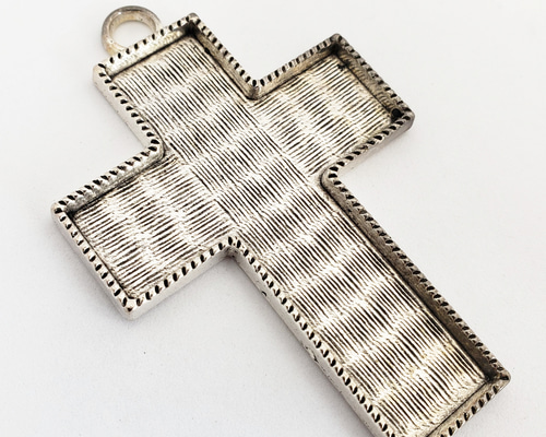 現品限り 1個 大 ミール皿 十字架 クロス レジン デコ チャーム