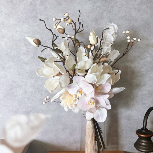 白木蓮＆ルナリアの胡蝶蘭ブーケ ◻︎アーティフィシャルフラワー