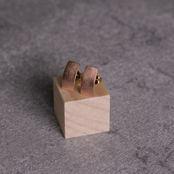 スタッドピアス｜ループ  純銅　無垢アクセサリー　小ぶり　銅ブレスレット 3枚目の画像