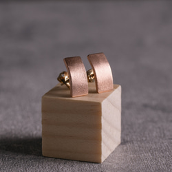 スタッドピアス｜ループ  純銅　無垢アクセサリー　小ぶり　銅ブレスレット 1枚目の画像