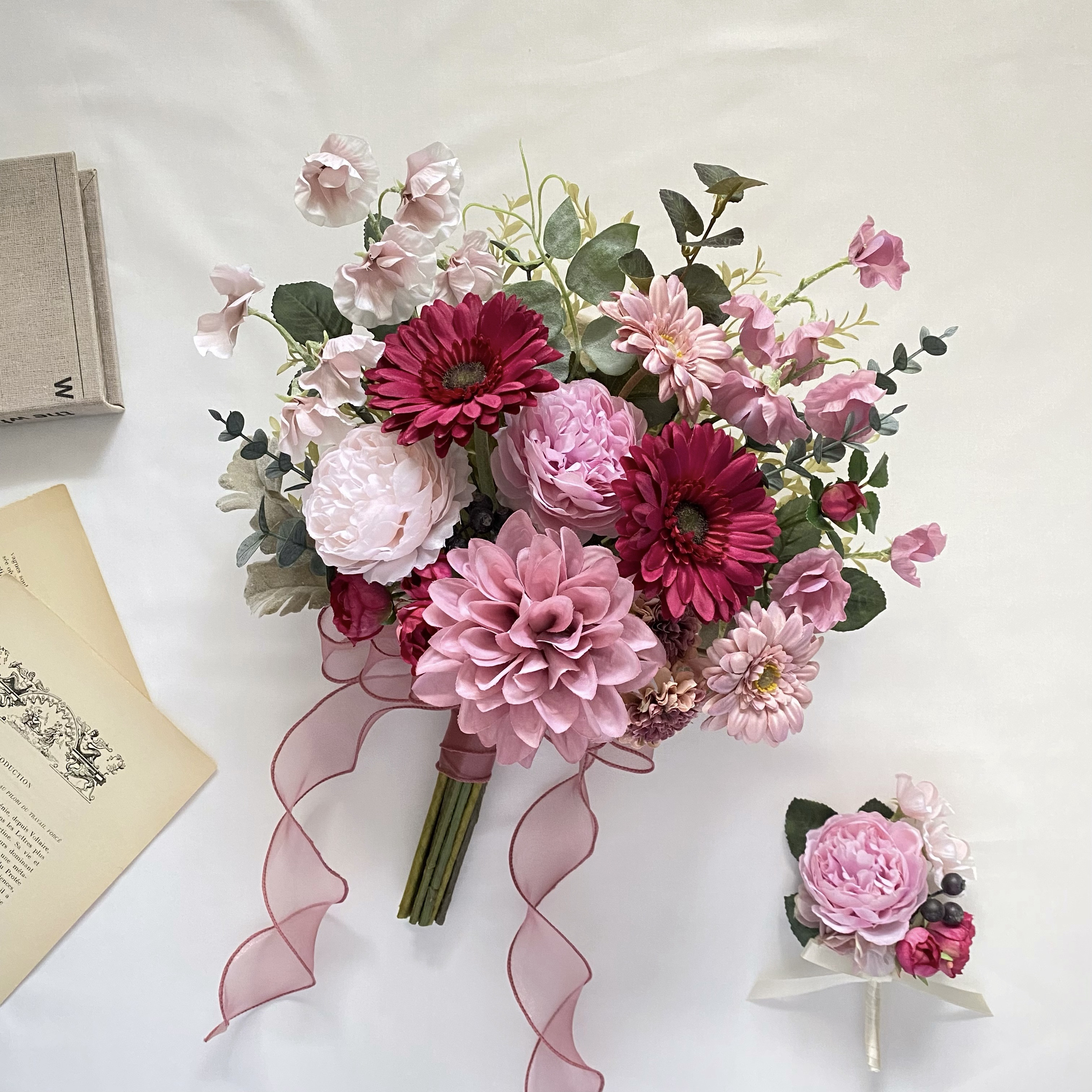 【受注再販】モーブ ガーベラ のアンティーク クラッチブーケ（造花・ウェディング・結婚式・前撮り・フォト・リゾート