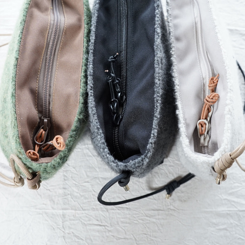CORDURA®ナイロン×ウールボアのショルダーバック／軽量モコモコ