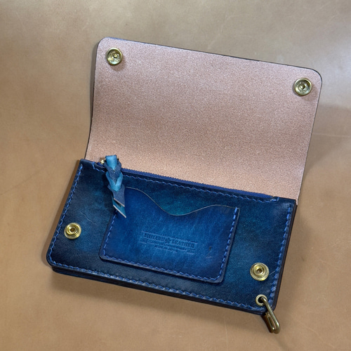 ヌメ革 - アンティーク染め・ブルー - ロングトラッカーウォレット  