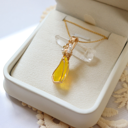 アンダラクリスタルのワイヤージュエリーネックレス✧イエロー