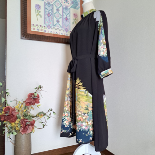 ★着物リメイク/黒留袖/ラグランスリーブ/ハイネックワンピ―ス/一点物 /正絹★ ☆ 着物リメイク/黒留袖/ラグランスリーブ/ハイネックワンピ―ス/一点物