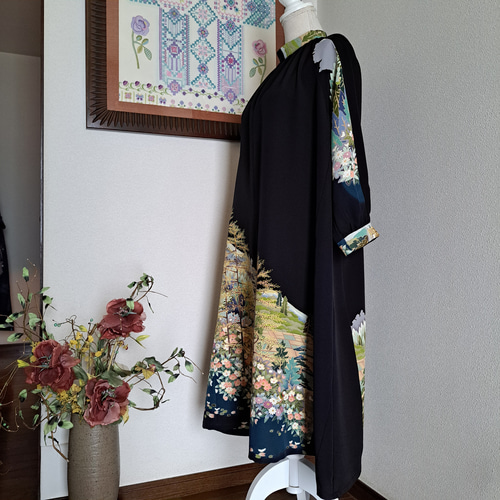 ☆ 着物リメイク/黒留袖/ラグランスリーブ/ハイネックワンピ―ス/一点物