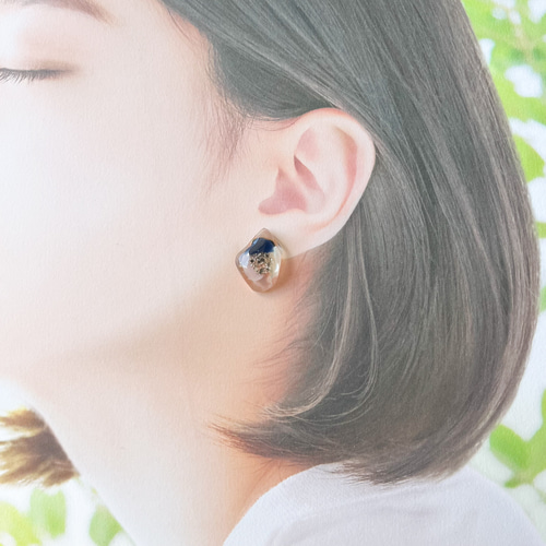 イヤリング レジン 秋色 ビジュー 小粒 軽い ベージュ キラキラ 七五三