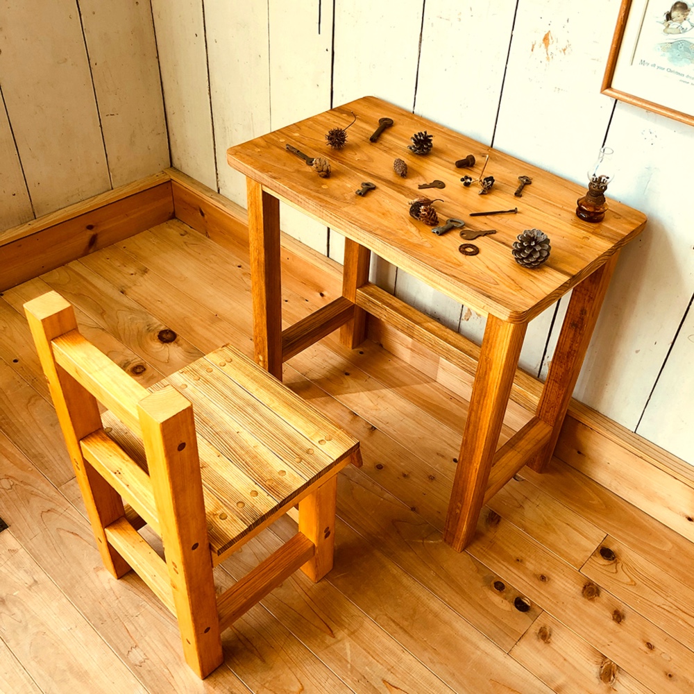 着色なし（素木）シンプルな子ども用 机椅子セット
