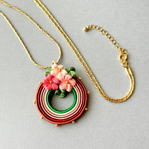 平安の美 ソウタシエとお花の十二単ネックレス 和風 軽い大ぶり