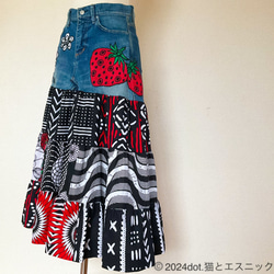 愛は心の果実】 デニム リメイク アフリカンプリント 刺繍 スカート