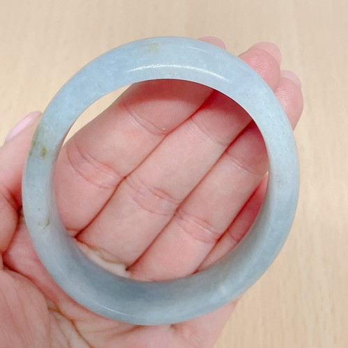 【新入荷】本翡翠保証‼️天然翡翠楕円形三色漂花バングル内径約54.4mm(52〜) 新入荷】本翡翠保証‼️天然翡翠楕円形三色漂花バングル内径