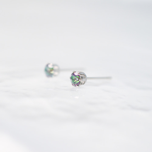 ミスティックトパーズのシンプルな一粒スタッドピアス】緑 紫/4mm