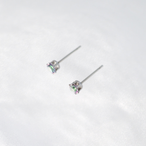 ミスティックトパーズのシンプルな一粒スタッドピアス】緑 紫/4mm