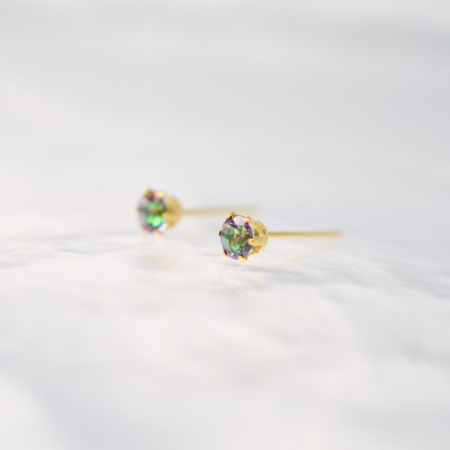 ミスティックトパーズのシンプルな一粒スタッドピアス】緑 紫/4mm