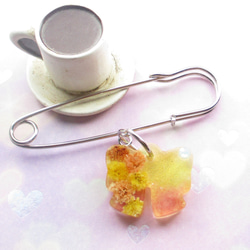 干したてのリボンクォーツは、フローラルな石鹸の匂いと優しさを感じます♪<カブトピンブローチ>SB1076 2枚目の画像