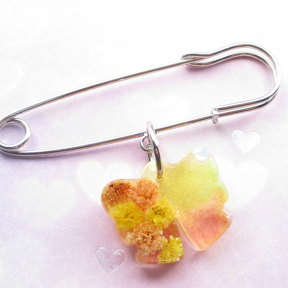 干したてのリボンクォーツは、フローラルな石鹸の匂いと優しさを感じます♪<カブトピンブローチ>SB1076 3枚目の画像