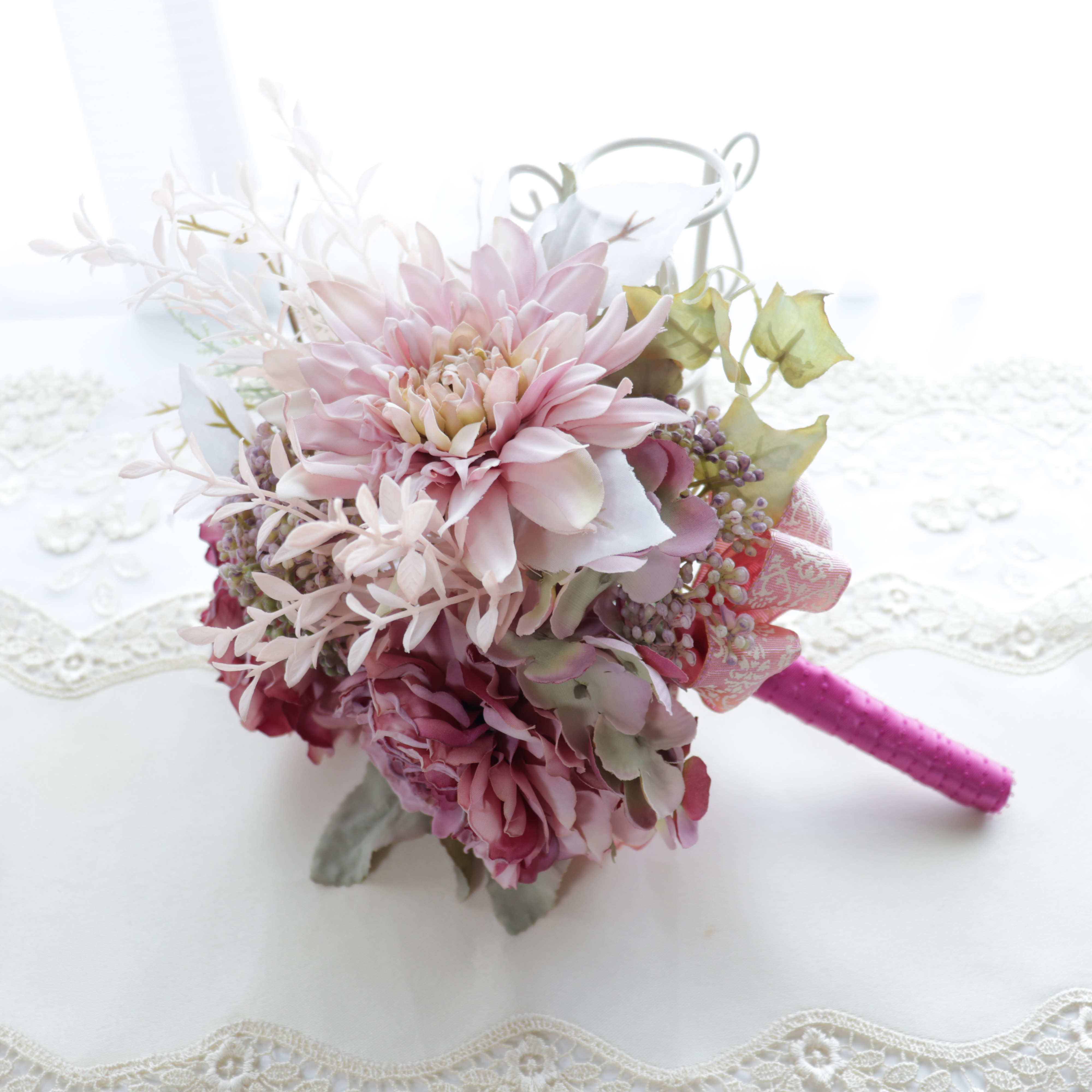 ウェディングブーケ　プリンセスサイズ　ダリア　ラナンキュラス　アジサイ　ピンク ホワイト 4,740円