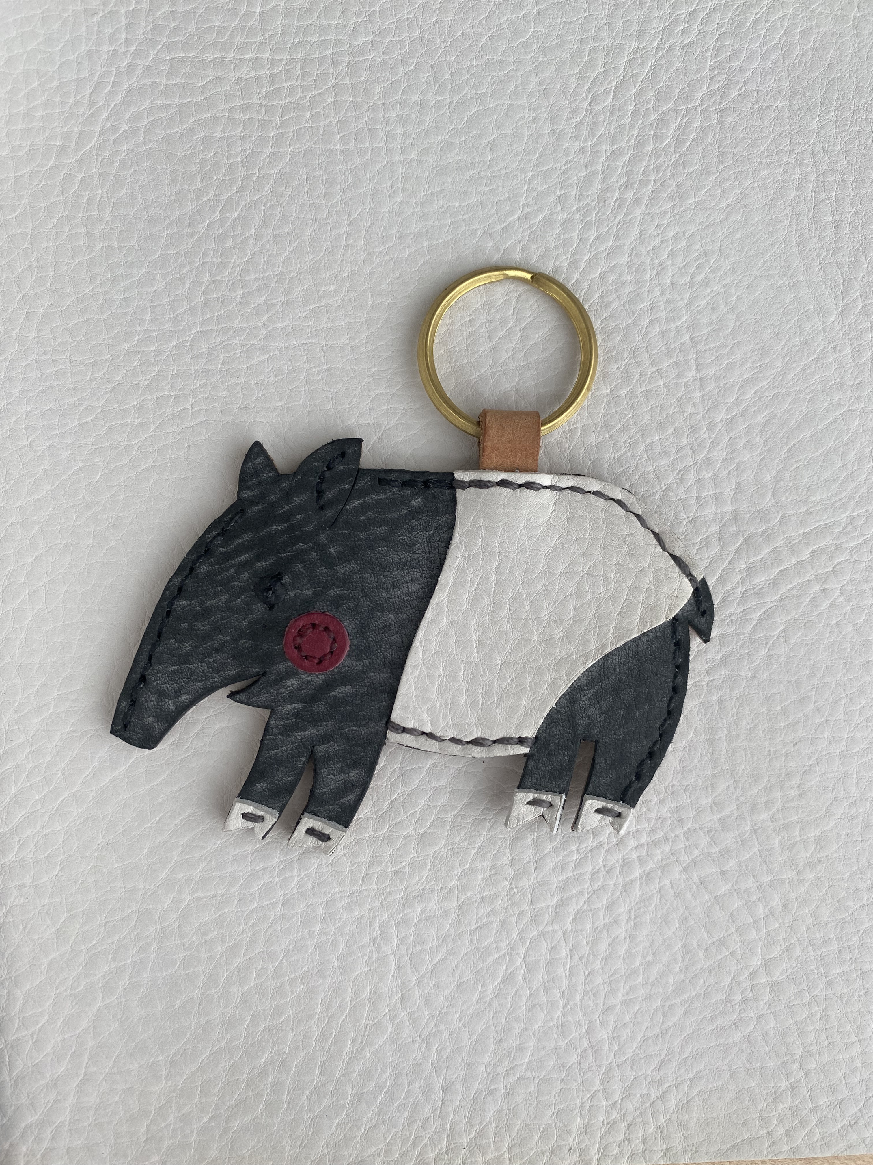 夢を食べる森のバクのバッグチャーム