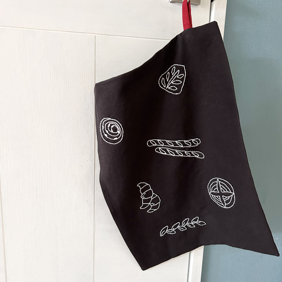 パンのオリジナルイラスト⭐︎刺繍マルチクロス② 1枚目の画像