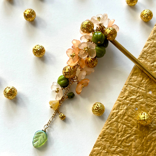 かんざし 金木犀の様なオレンジとクリーム色の半透明フラワーの