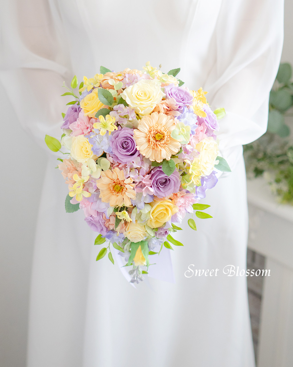 【オーダーメイド】プリザーブドフラワー　ラプンツェルカラーのティアドロップブーケ