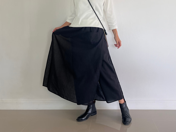 甘さを削ぎ落とした、凛とした佇まい。かっこいいワイドパンツ&スカート 春夏　黒 15枚目の画像