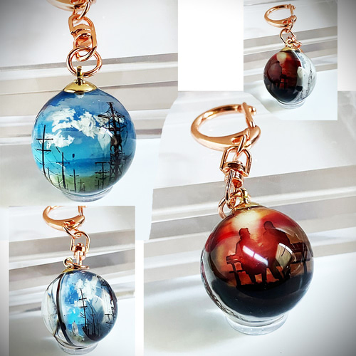 風景 雲と電線＆夕日と老夫婦 レジンキーホルダー 25㎜球体 No97