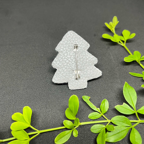 ビーズ刺繍ブローチ クリスマスツリー1 ブローチ Mayu 通販 ビーズ刺繍ブローチ クリスマスツリー1 ブローチ Mayu 通販
