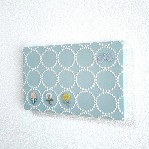 ミナペルホネン ファブリックパネル タンバリン チョウチョ スキップ