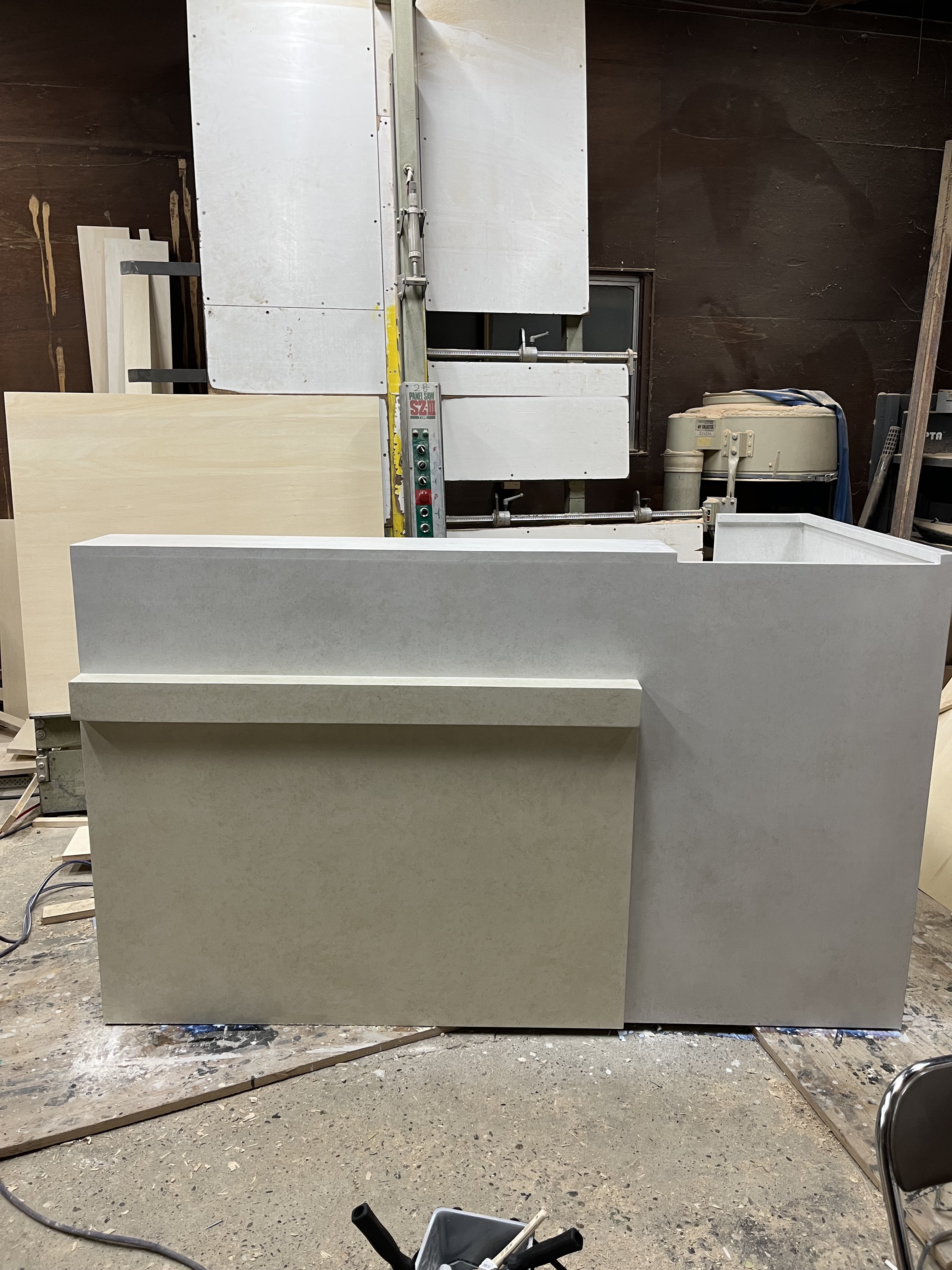 石っぽい　L型カウンター