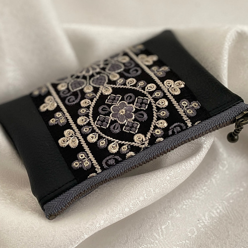 【リュンヌ】インド刺繍リボン・ミニポーチ リュンヌ様専用】インド刺繍リボン・ミニポーチ(S)