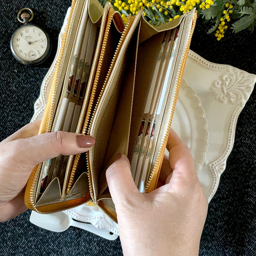 革のミモザ色チョコ長財布（金の包み紙） 長財布 trooms 通販 18189180