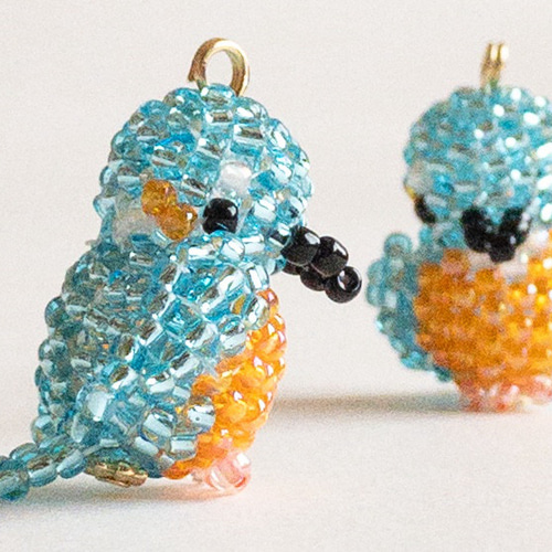 カワセミのビーズステッチストラップ 携帯ストラップ うさのひみつきち