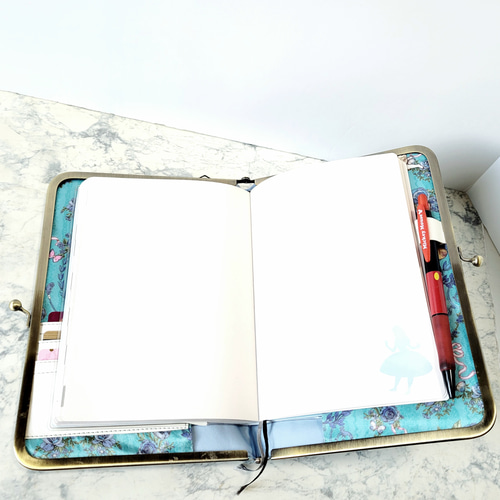 着せ替え可能な B6サイズがま口手帳カバー（ジョリーフルール） ブック