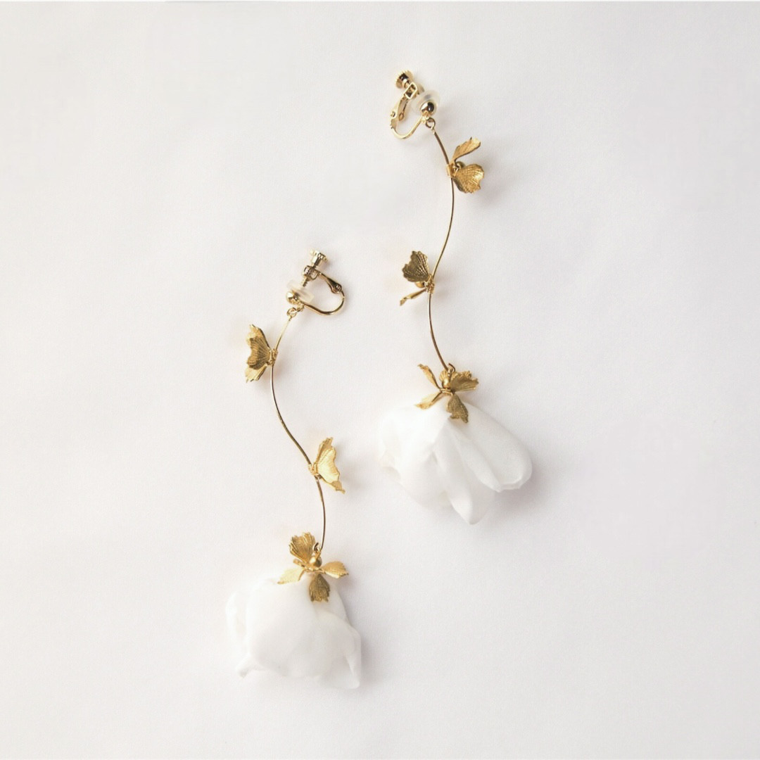fleurs　シフォン花と蝶々　イヤリング/ピアス
