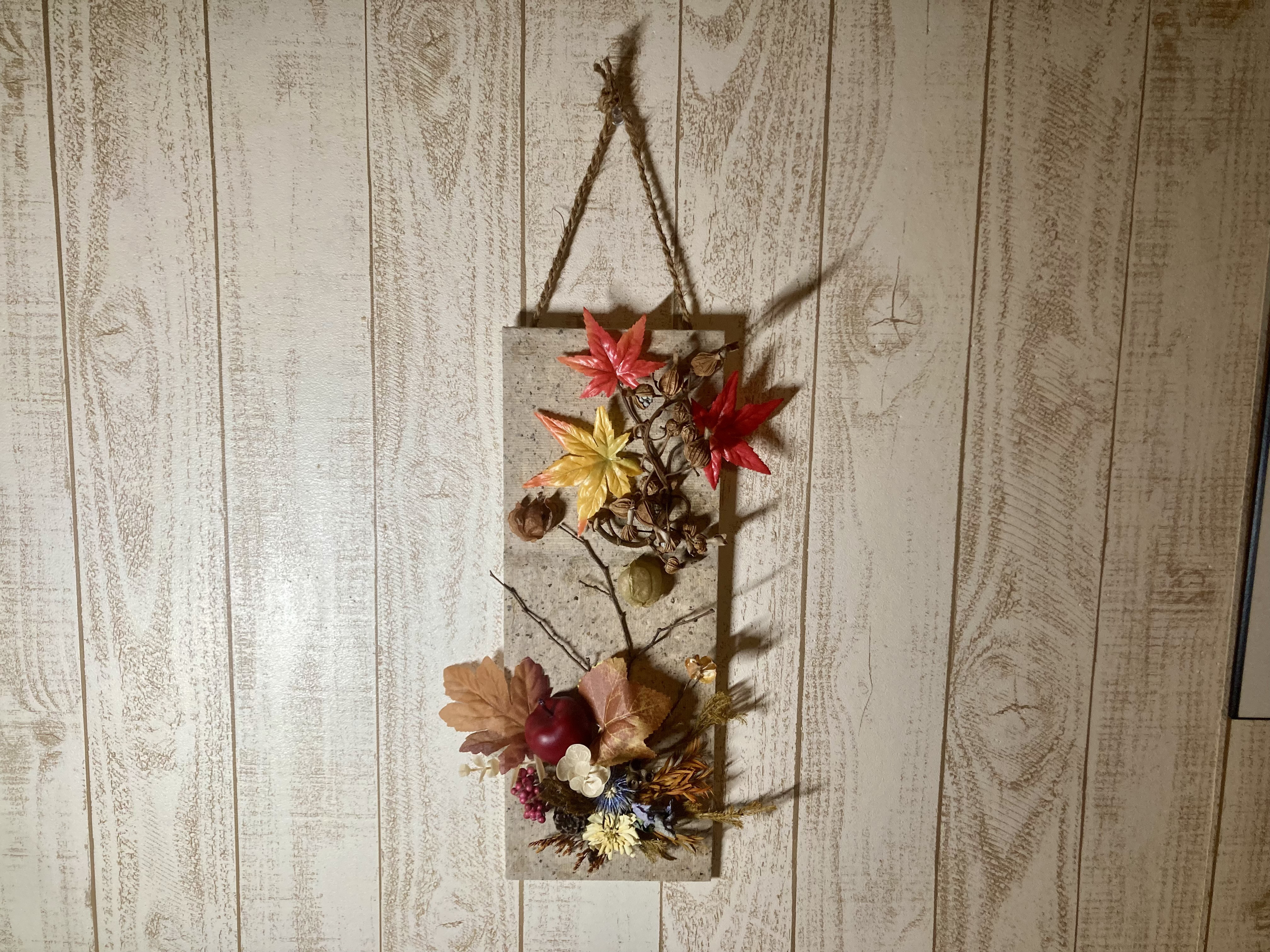 赤いドライフラワー入り壁掛け　インテリア　当時物