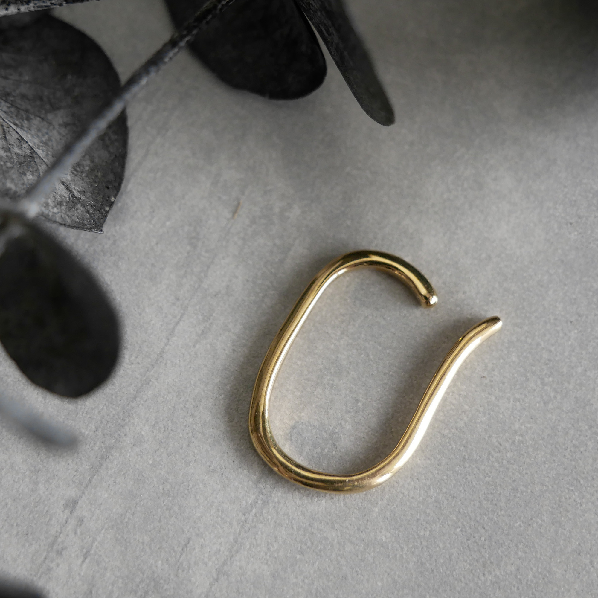 スワッグイヤカフ オーバルナロー / brass　C141