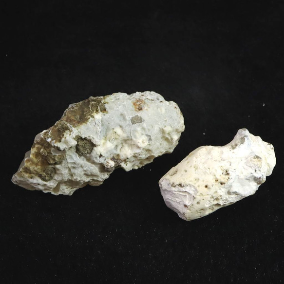 島根県大津島産 指状玉髄 カルセドニー 原石2個セット 68.1g #38666