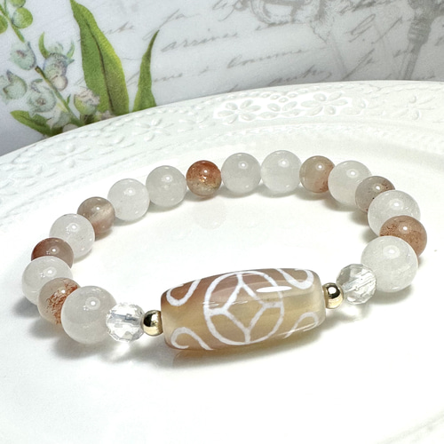 白天珠・金銭如意天珠とホワイトアンフィボールインクォーツの