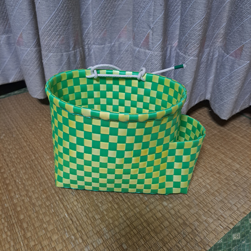 PPバンドかご(ポケット付きはけご小)、収穫かご、プラカゴ 模様b-緑-黄