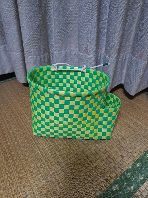 PPバンドかご(ポケット付きはけご小)、収穫かご、プラカゴ 模様b-緑-黄