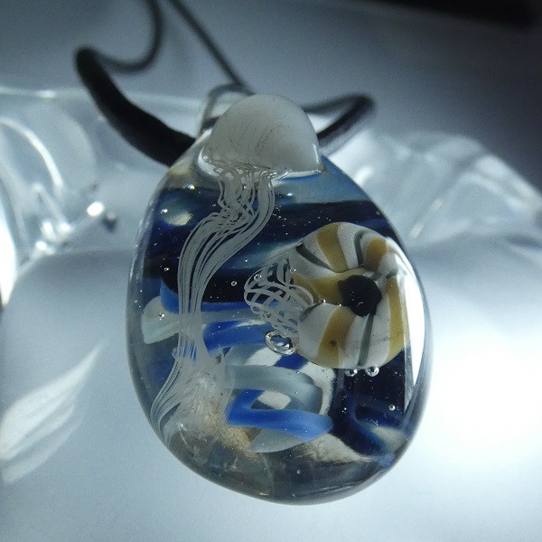 オウムガイとクラゲ（ガラス、アンモナイト、とんぼ玉、夏、海、化石）