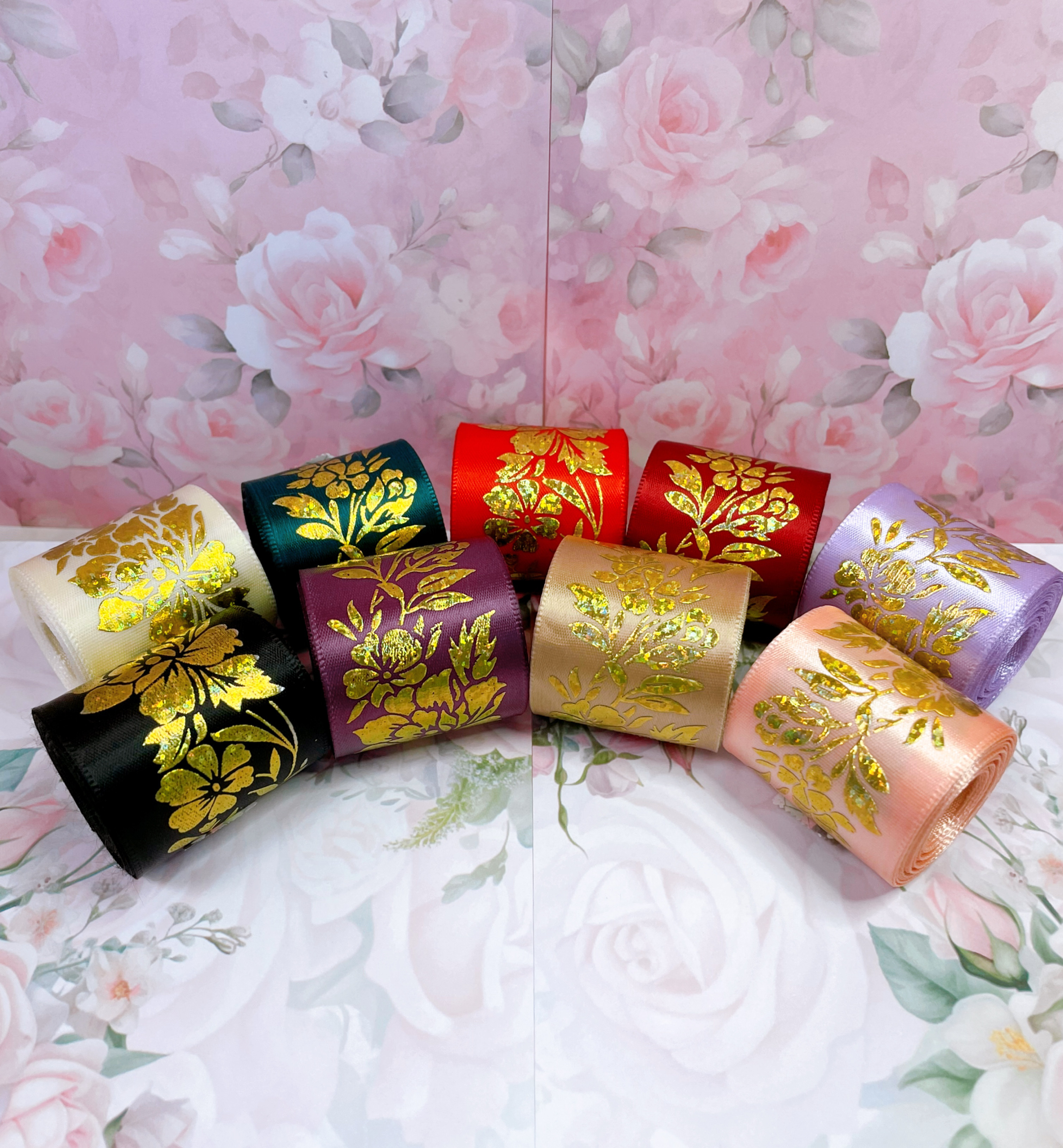 花模様がホログラム箔押しされたサテンリボン リボン・テープ