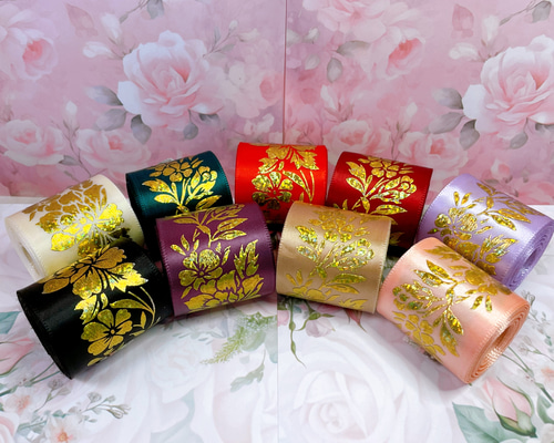 花模様がホログラム箔押しされたサテンリボン リボン・テープ
