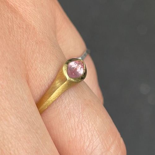 ミルキーピンクスピネル　リング　ミルキーピンクスピネル　指輪 ピンク スピネル マーキスカット 0.57ct 変形印台 シルバーSV925